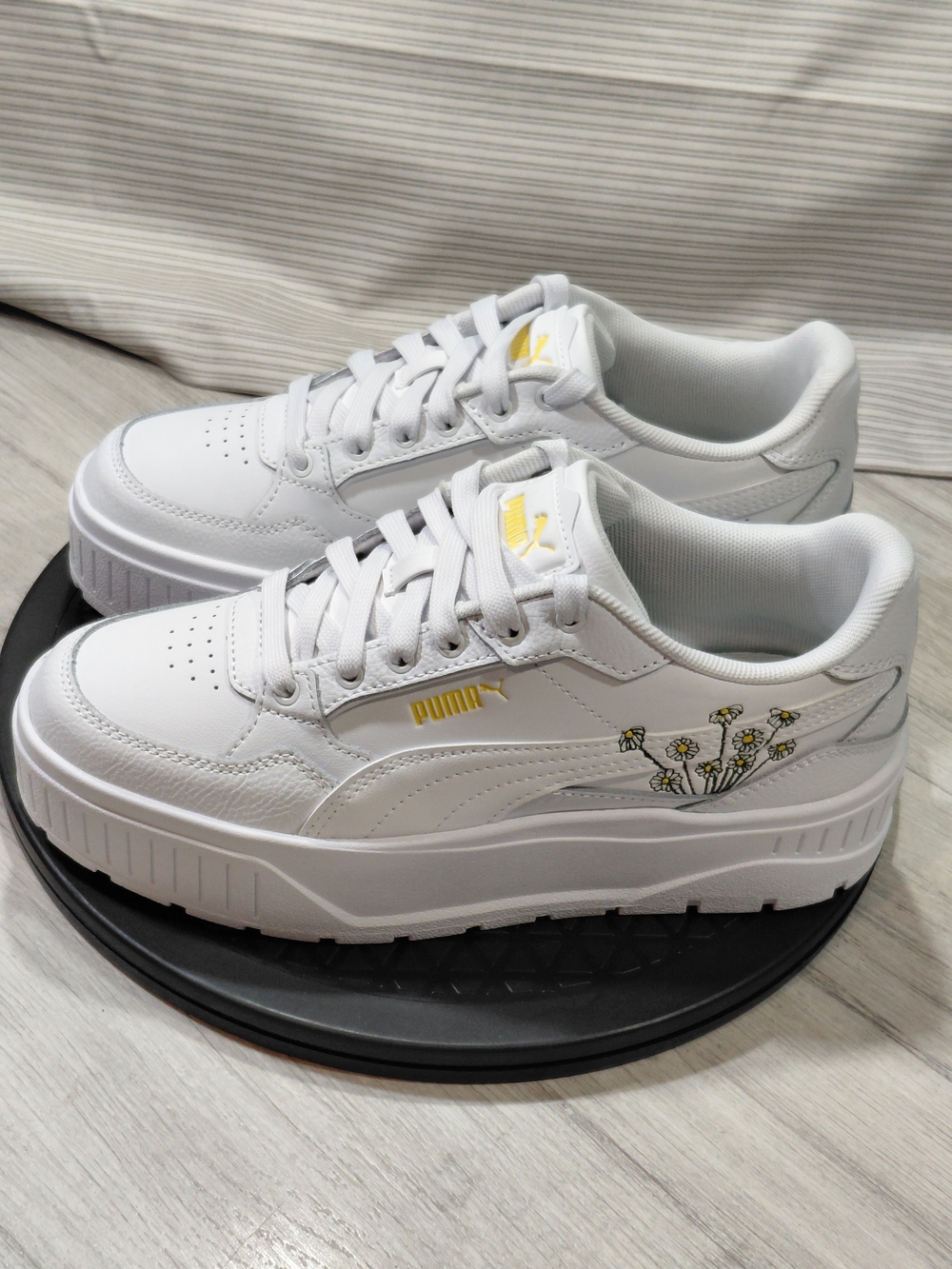 NEW PUMA Women's Karmen 2 Idol Floral Daisy White Platform Sneakers SIZE 8